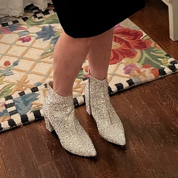 Betsey Johnson Cady Rhinestone boots 7.5 medium, Silver white crystal pave. - Picture 4 of 10
